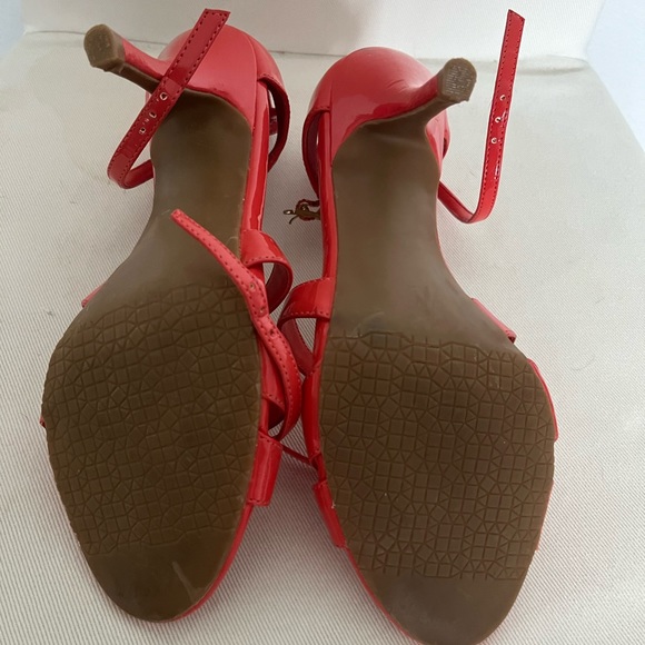 Fun coral strappy heels/pumps - Picture 4 of 4